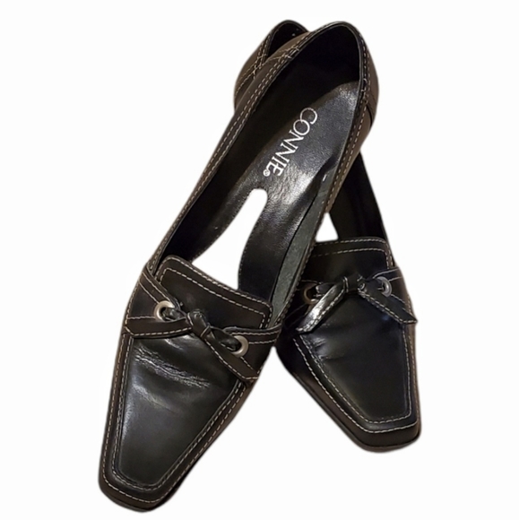 Connie women's Black point toe heels. - Picture 3 of 8